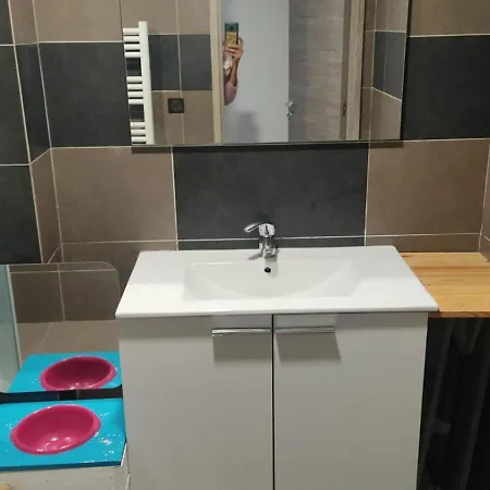 Apartment Centre *