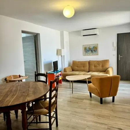 Centre Apartment *