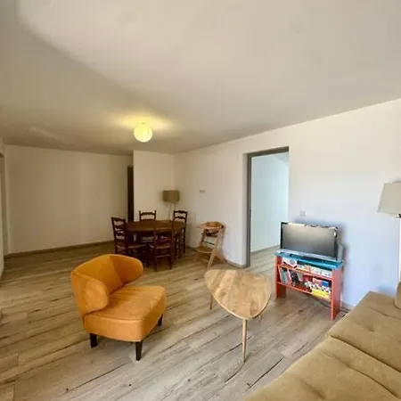 Apartment Centre